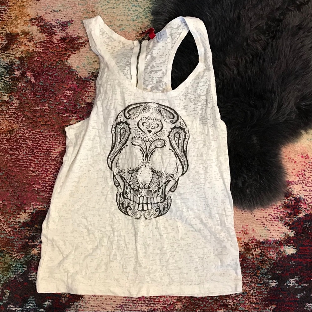 White Skull Tank